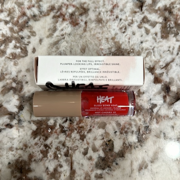 New Fenty Beauty 4 piece makeup set with black cosmetic bag - Picture 12 of 12